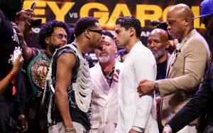 Оскар Де Ла Хойя підтвердив готовність Раяна Гарсії провести бій із Девіном Хейні