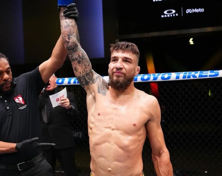 Ярослав Амосов засабмітив Хоеля Альвареса в другому раунді на UFC 328