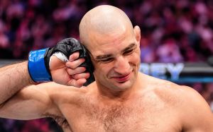 Шон Стрікленд заявив про відмову від титулу та вихід із UFC