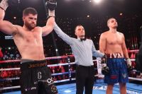 Тоні Сімс прокоментував переможне повернення Джонні Фішера: "Вийшов у ринг як бик і давай махати чим попало"