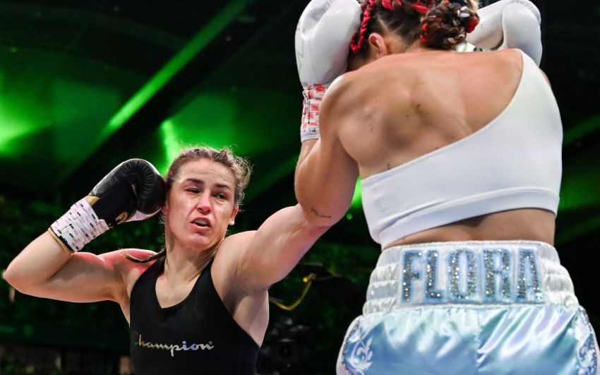 Кеті Тейлор перемогла Флору Пілі та стала абсолютною чемпіонкою світу у своєму прощальному поєдинку