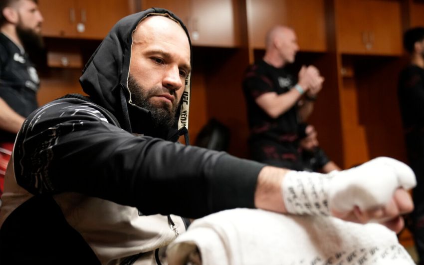 Азамат Мурзаканов знявся з бою проти Крилова на UFC 309
