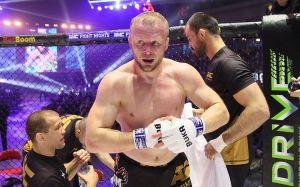 Олександр Шлеменко заявив, що йому буде важко виступати в США через підтримку війни проти України
