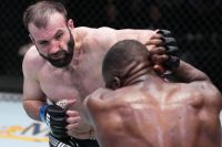 Азамат Мурзаканов поб'ється з експретендентом на титул UFC