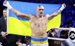 Усик закликав не змушувати людей насильно переходити на українську мову