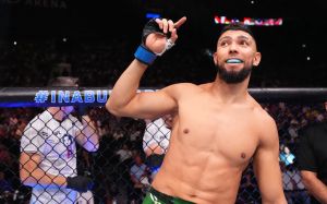 Джонні Вокер готовий битися з Алексом Перейрою на UFC 300: "Спочатку потрібно вирішити справи з Анкалаєвим"