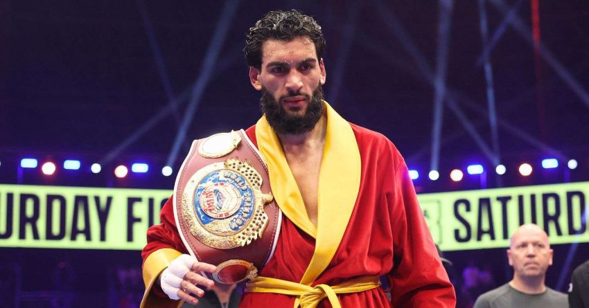 Хамза Шираз розкритикував WBC за призначення поєдинку з Алімханули: «Це фарс»