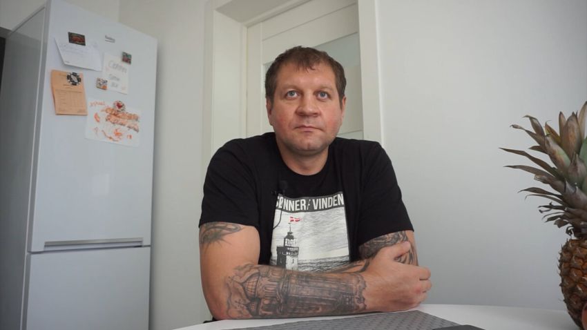 "Еліта, депутати, чемпіони світу". Лікар розповів, хто відвідує Ємельяненка під час реабілітації