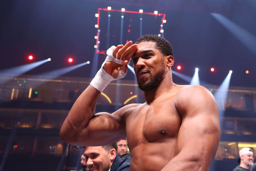 Засновник Matchroom Boxing назвав єдиного бійця, який здатен відправити Ентоні Джошуа на пенсію