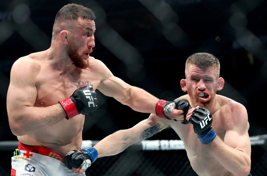 Мераб Двалішвілі захистив титул у бою з Корі Сандхагеном на UFC 320