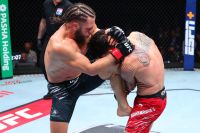 Відео бою Рафаель Фізієв - Ігнасіо Бахамондес UFC on ABC 8