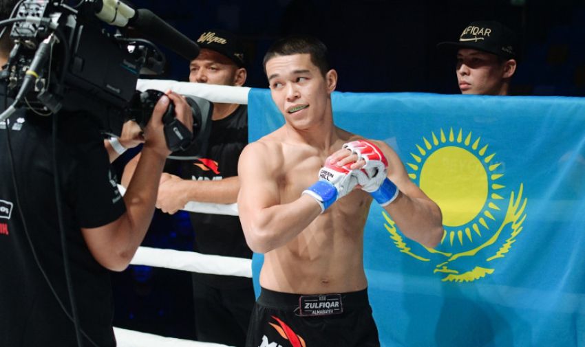Казахстанський боєць оцінив перспективи Алмабаєва в UFC: "У нього є всі шанси привезти пояс у Казахстан"