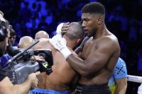 Олександр Усик висловився про поведінку Джошуа після поразки в реванші: "Він нормальний чувак"