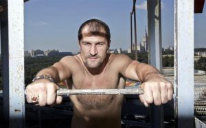 Сергій Ковальов показав роботу на лапах: "Найчіткіший для мене інструмент"
