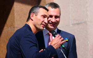 Віталій Кличко зворушливо привітав Володимира з днем народження: "Ти найкращий"
