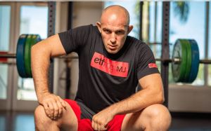 Олексій Олійник поб'ється в BKFC, є дата і суперник