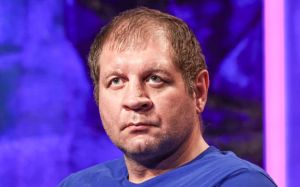 Каміл Гаджиєв прокоментував проблеми Олександра Ємельяненка зі здоров'ям: "Це його Всевишній від боїв оберігає"