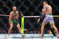 Конор МакГрегор травмував ногу і програв Максу Холлоуею на UFC 329