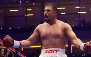 Агіт Кабайел відреагував на відмову Усика від поєдинку з ним