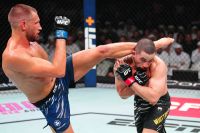 Відео бою Реньє де Ріддер - Роберт Віттакер UFC on АВС 9