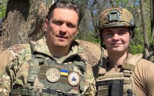 Іван Редкач висміяв Усика за візит на передову: "Цей клоун вміє користуватися зброєю?"