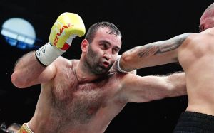 Сослан Асбаров вважає, що Гассієву потрібен бій із ним: "Він деградує в плані медіа"