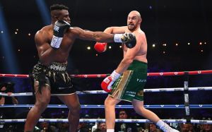 Президент Top Rank прокоментував виступ Ф'юрі в бою з Нганну: "Наступного разу він знову буде гострим як бритва"